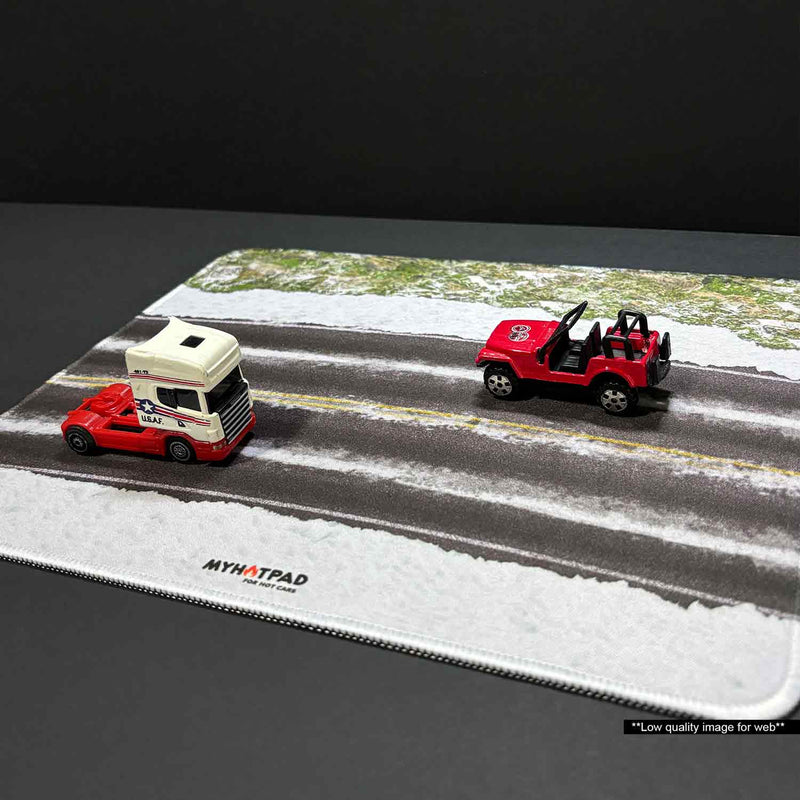 MYHOTPAD Snow Road Diorama Desktop Mat Diecast 1:64