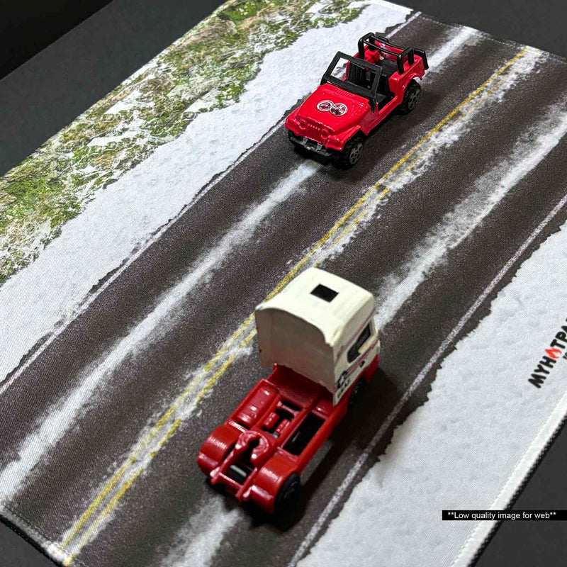MYHOTPAD Snow Road Diorama Desktop Mat Diecast 1:64