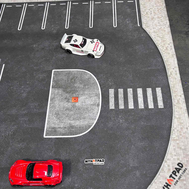 MYHOTPAD Parking lot OSK V1 Diorama Desktop Mat Diecast 1:64